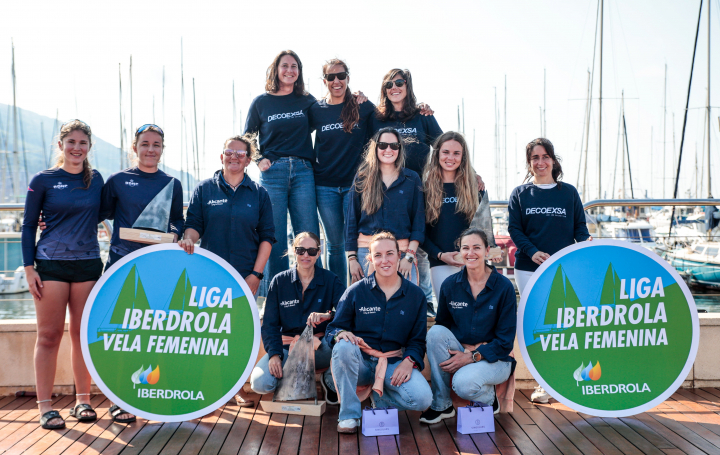 Dorsia Covirán triunfa en la Liga Iberdrola de Vela Femenina en el Club Marítimo del Abra