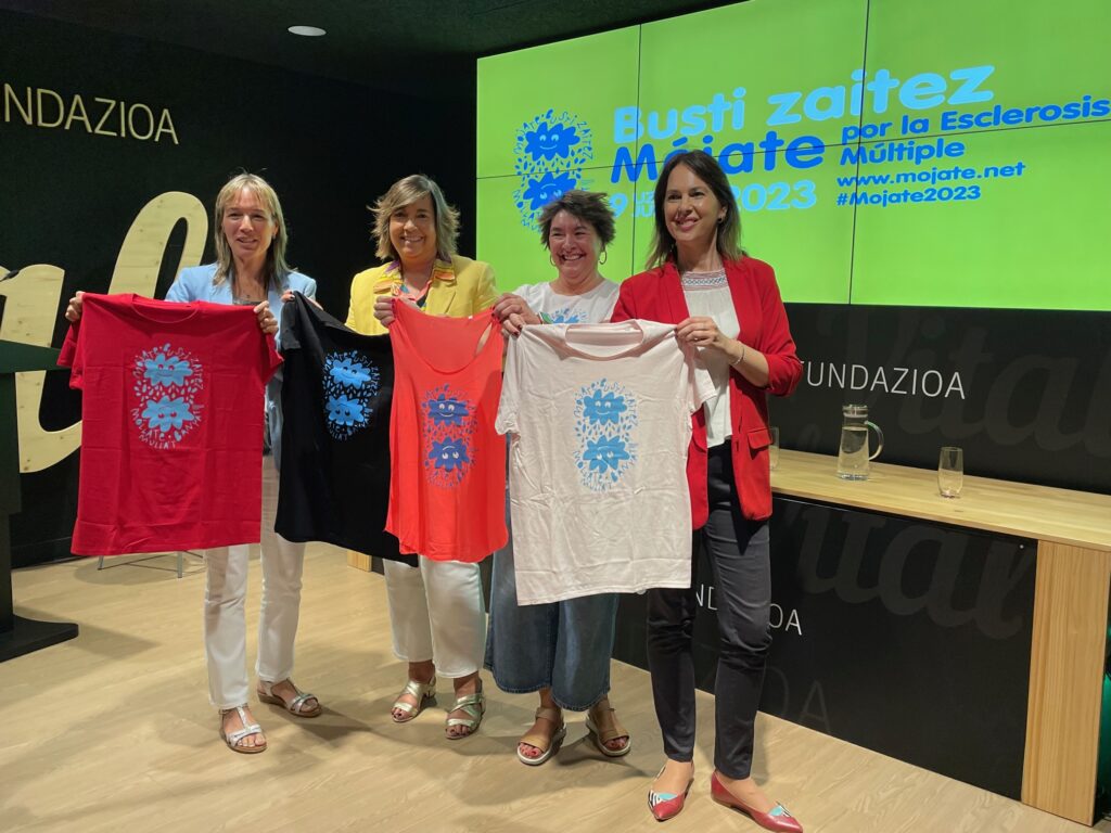 Vitoria - Gastéis celebra la campaña ‘Mójate – Busti Zaitez’ para recaudar fondos para la ELA