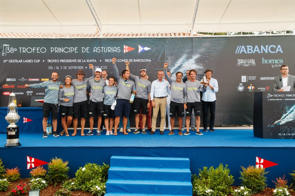 Monte Real Club de Yates entregaron el Trofeo Príncipe de Asturias a los vencedores de la regata