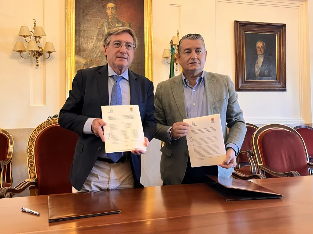 Puerto de Sevilla firma un convenio de colaboración para integrarse en el 112