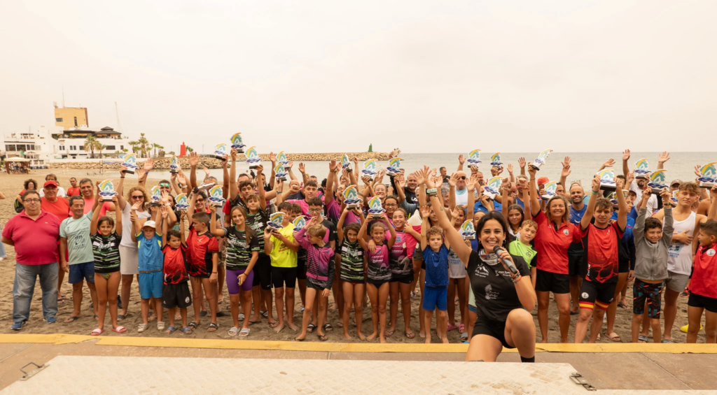 Más de 120 nadadores participan en la 3º Travesía a Nado “Puerto de Aguadulce 2023”