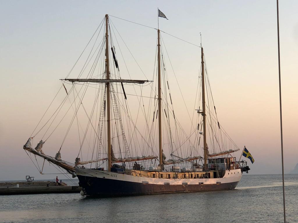 El buque escuela sueco 'Gunila' realiza una escala en Puerto Sotogrande