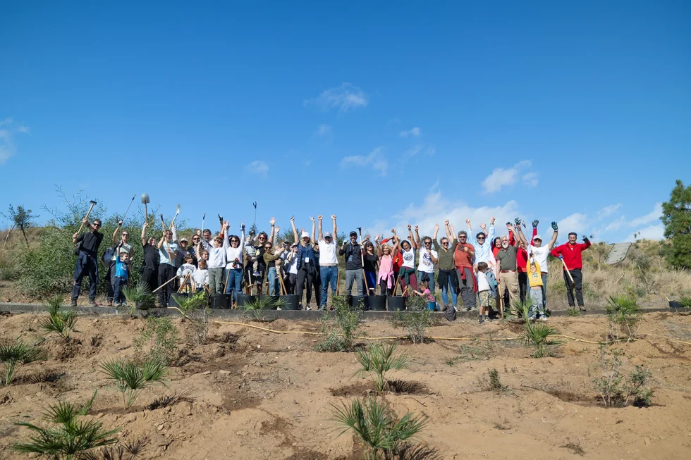Cívitas Puerto Banús reúne a medio centenar de voluntarios en la Sierra de Mijas