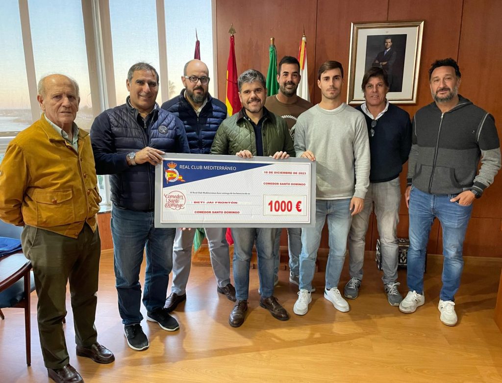 Real Club Mediterráneo dona 1.000 euros al Comedor Santo Domingo