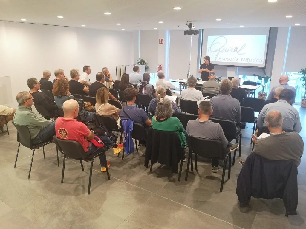 Conferencia sobre Normativa y Documentación Náutica en el Club Nàutic Vilanova