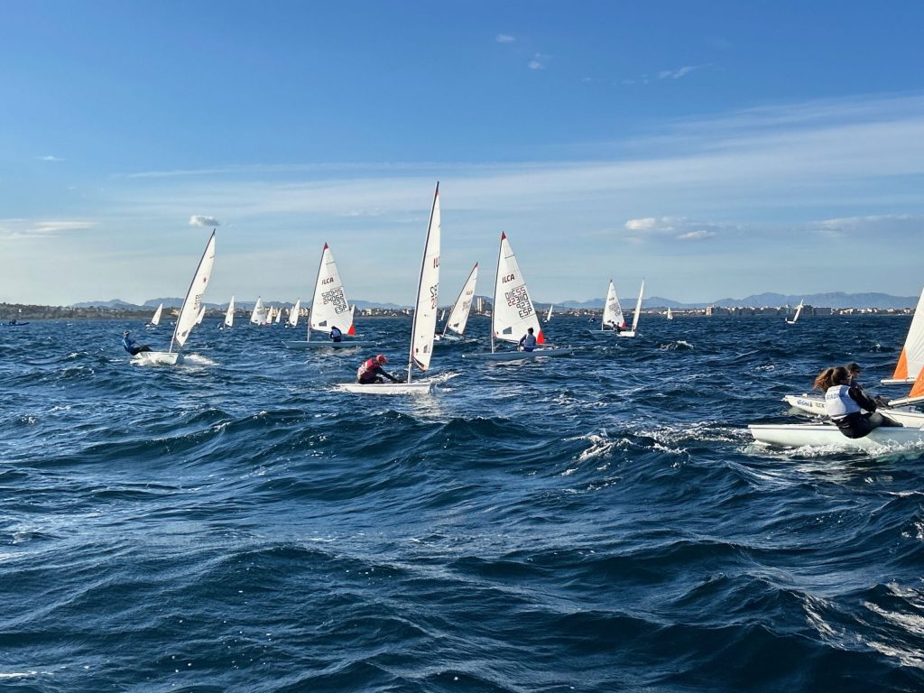 El equipo ILCA del RCN Dénia destaca en la Regata de Torrevieja El equipo ILCA del RCN Dénia destaca en la Regata de Torrevieja