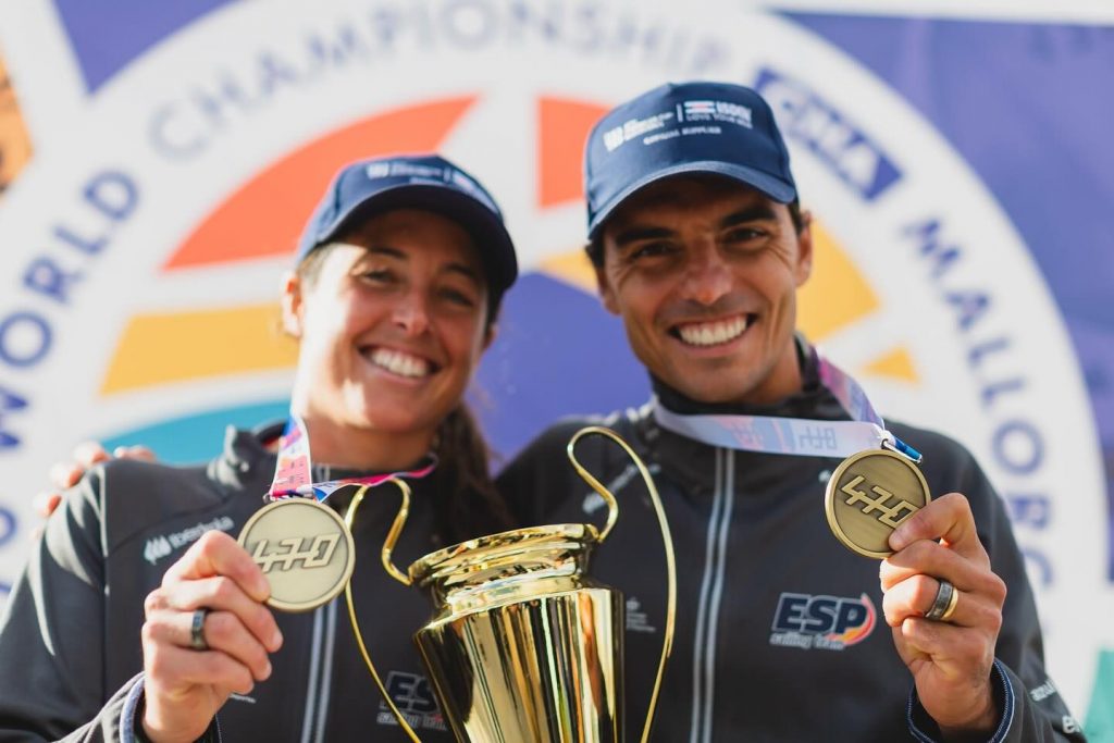Jordi Xammar y Nora Brugman, campeones del mundo de la clase 470 en S'Arenal