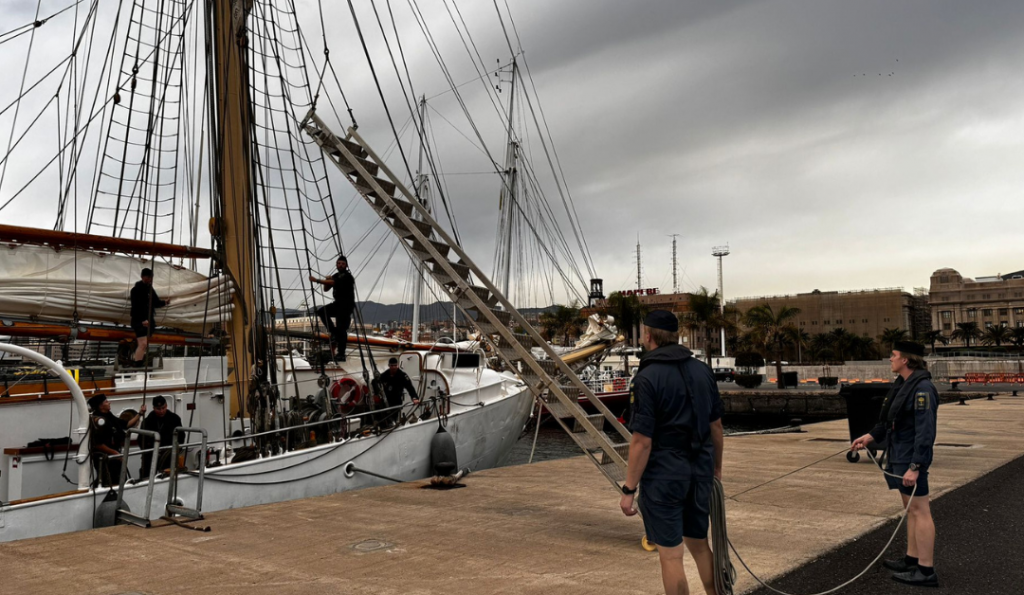 El Buque Escuela HMS Gladan de la Marina de Suecia llega a Tenerife