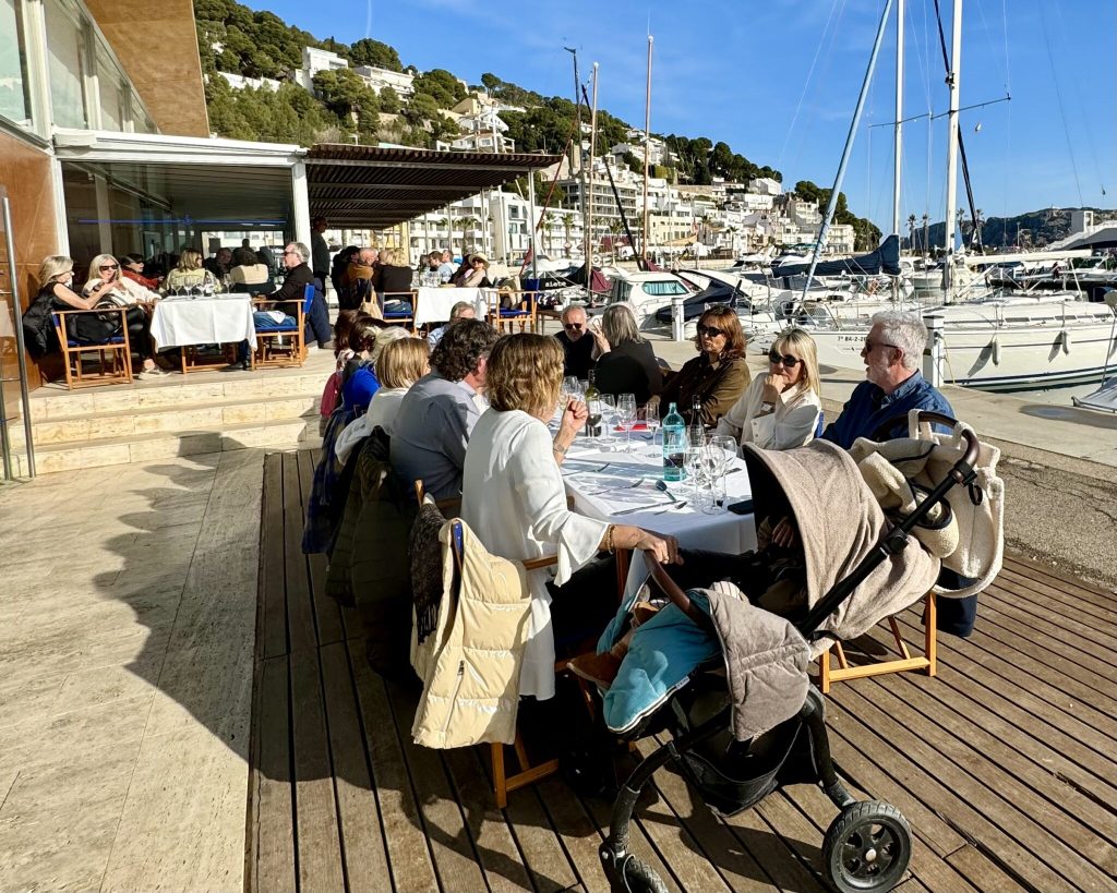 Inicio triunfal de las actividades sociales en el Club Nàutic Estartit Inicio triunfal de las actividades sociales en el Club Nàutic Estartit