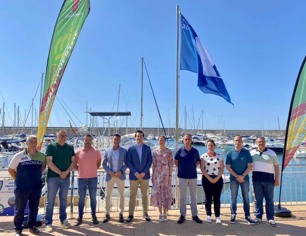 Las banderas azules ondean en seis puertos deportivos de Murcia