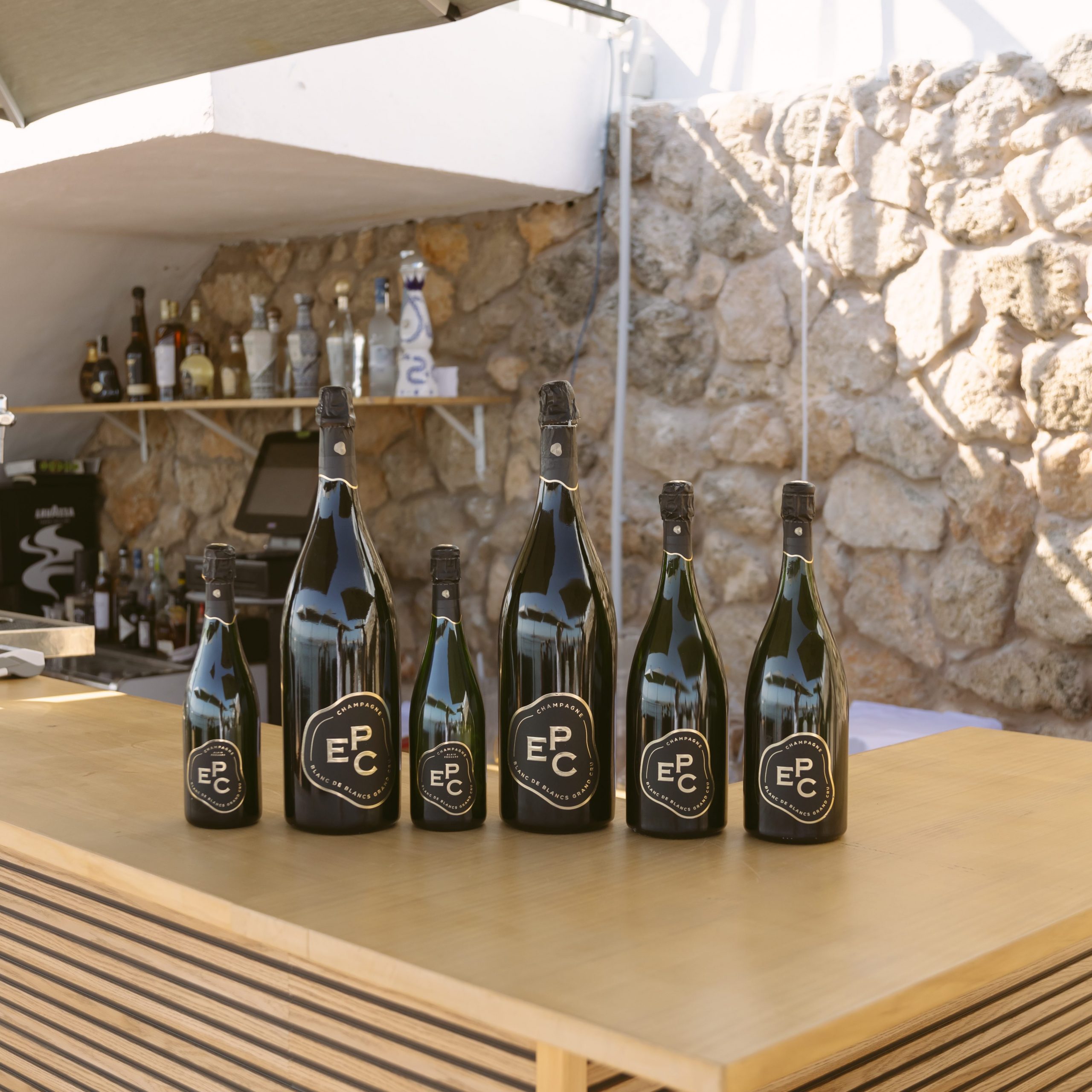 ¿Conoces la exclusiva carta de vinos y champagnes de 1970 Yacht Club en Puerto Banús?