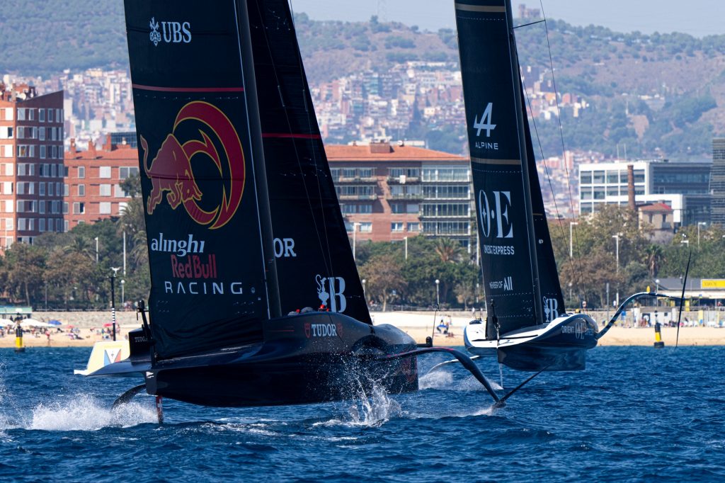 Regata digna de la realeza en el primer día de la Louis Vuitton Cup