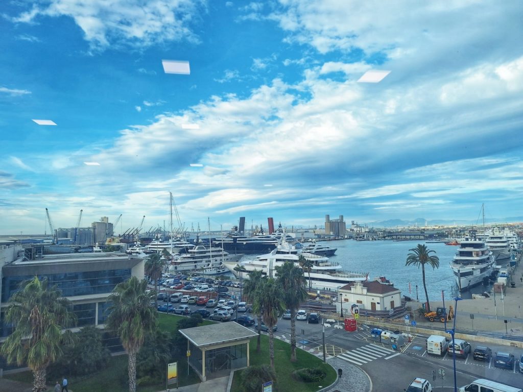 La Marina Port Tarraco se prepara para la llegada de grandes yates internacionales