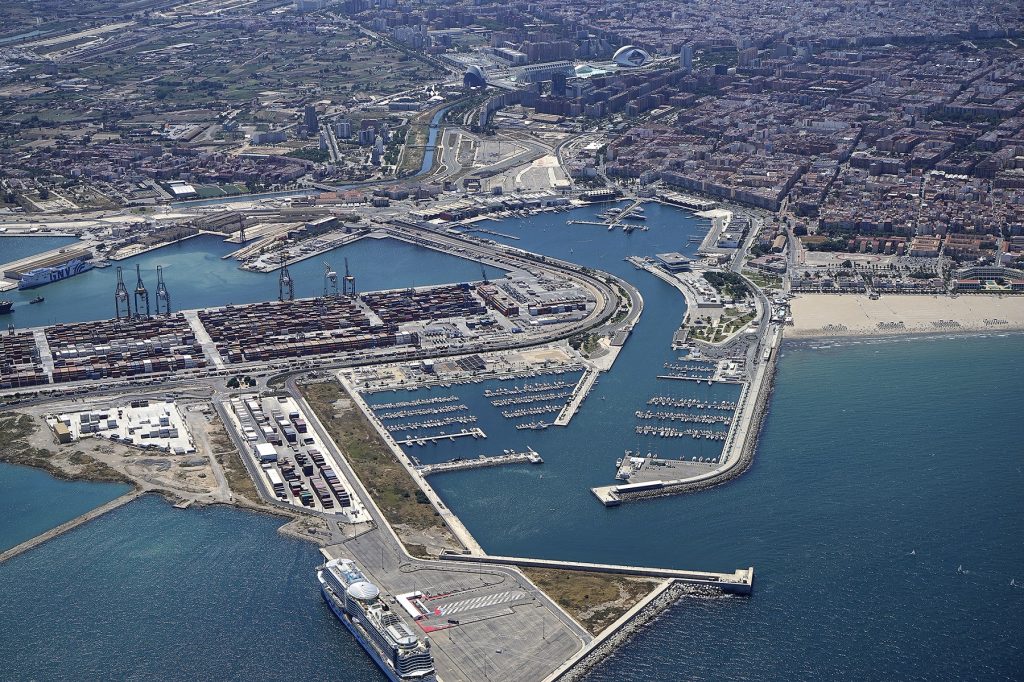 Valenciaport implementa su red propia de conexión 5G