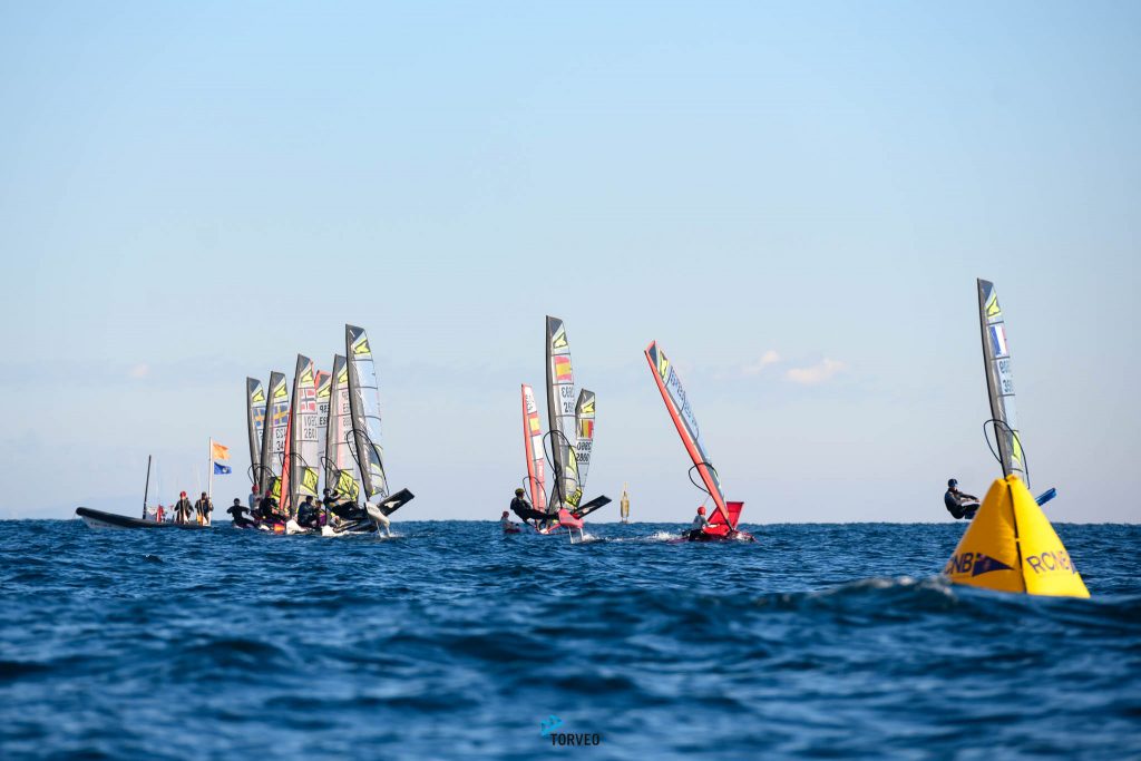 Pablo Astiazarán y Liv Häggström triunfan en las Barcelona Foiling Winter Series