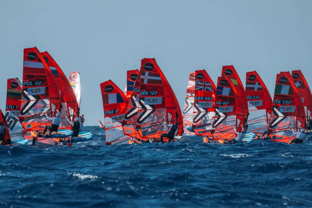 Nacho Baltasar, primer líder de los Lanzarote iQFOiL Games