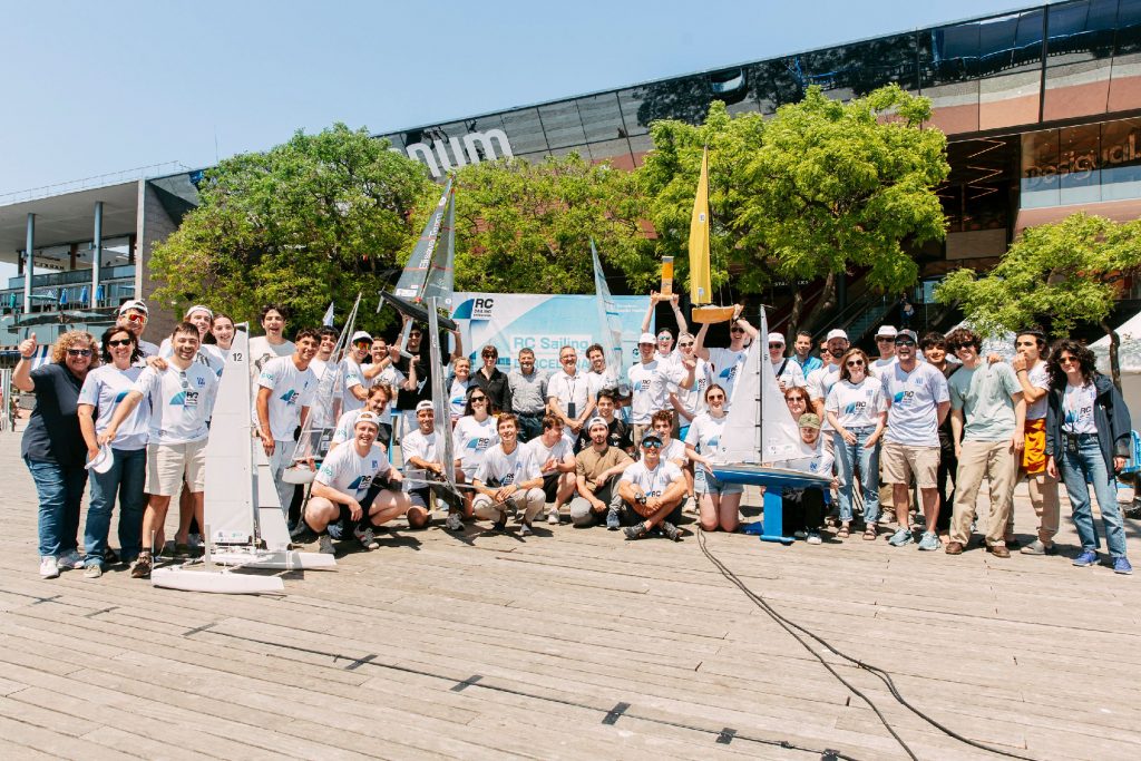 Los universitarios conquistan el Port Vell en la 2ª regata RC Sailing