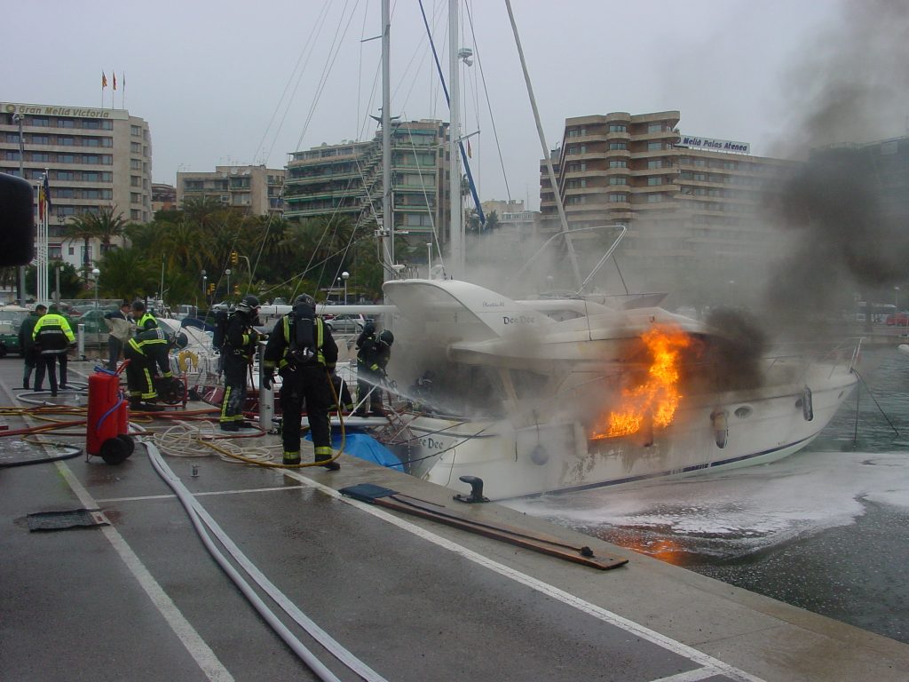 Ports de Balears aprueba la primera ordenanza contra incendios en puertos deportivo