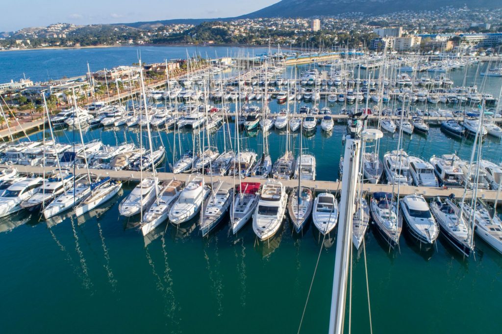 Marina Greenwich, Dénia y Salinas renuevan la Bandera Azul 2025