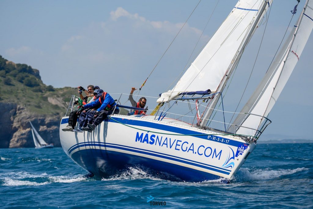 Pekas X lidera provisionalmente el Circuito Regatas Ausmar