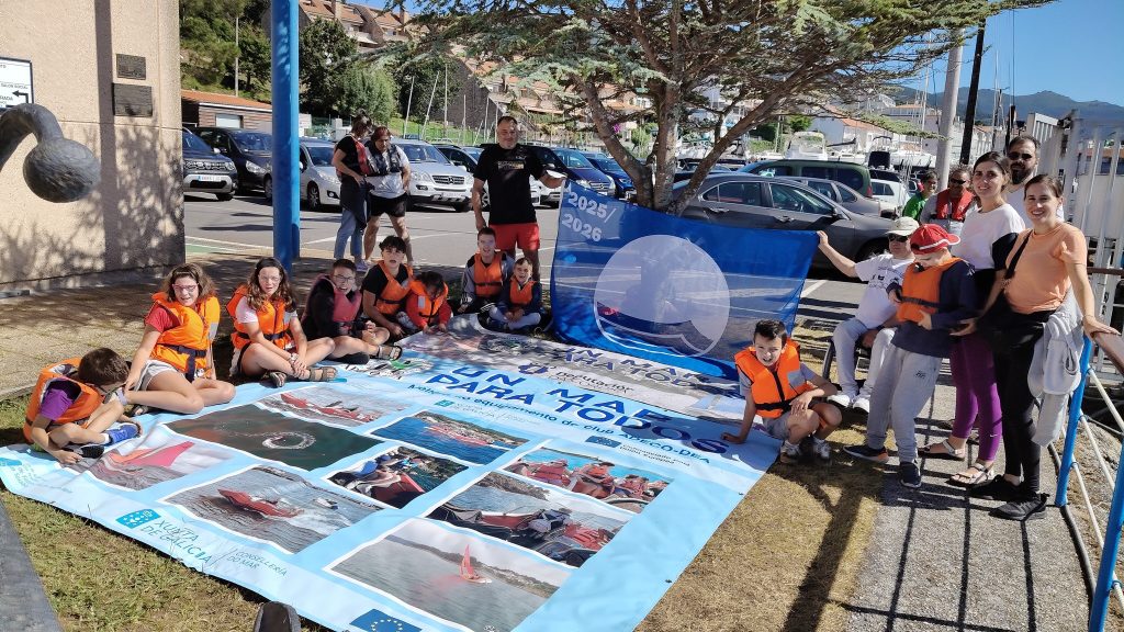 RCN Portosín acoge una jornada de navegación inclusiva con el Club Adeco Dea