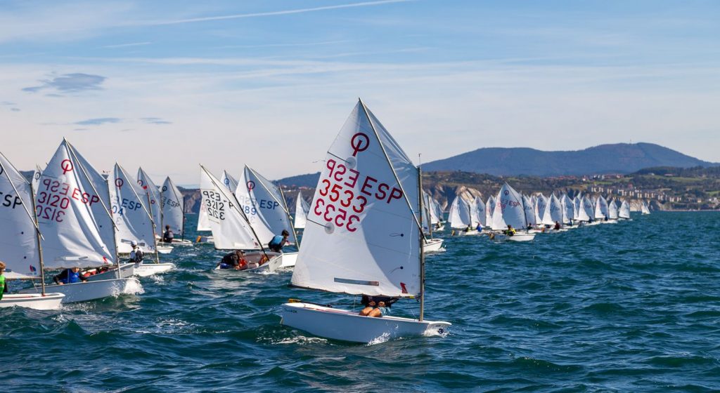 200 regatistas competirán en el Abra en el 35º Trofeo Escuela de Vela José Luis de Ugarte-Fashion Outlet